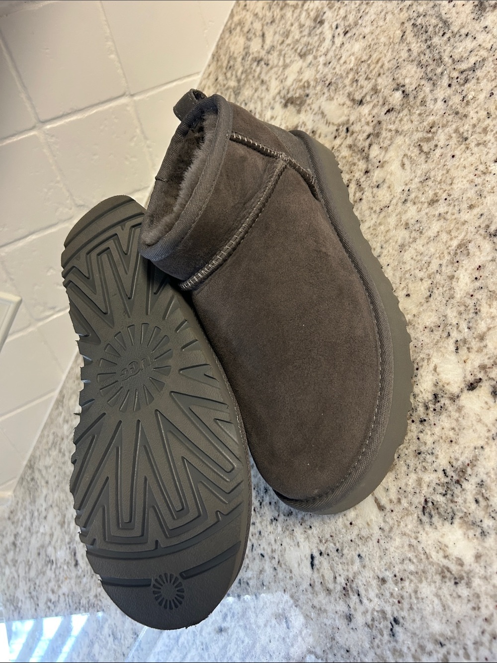 Classic Short Suede Shearling Cuff Slippers - Dark Gray